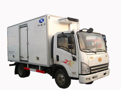 解放虎V4.2米肉鉤車與冷凍車價格解析 冷鮮肉運(yùn)輸利器與購車建議